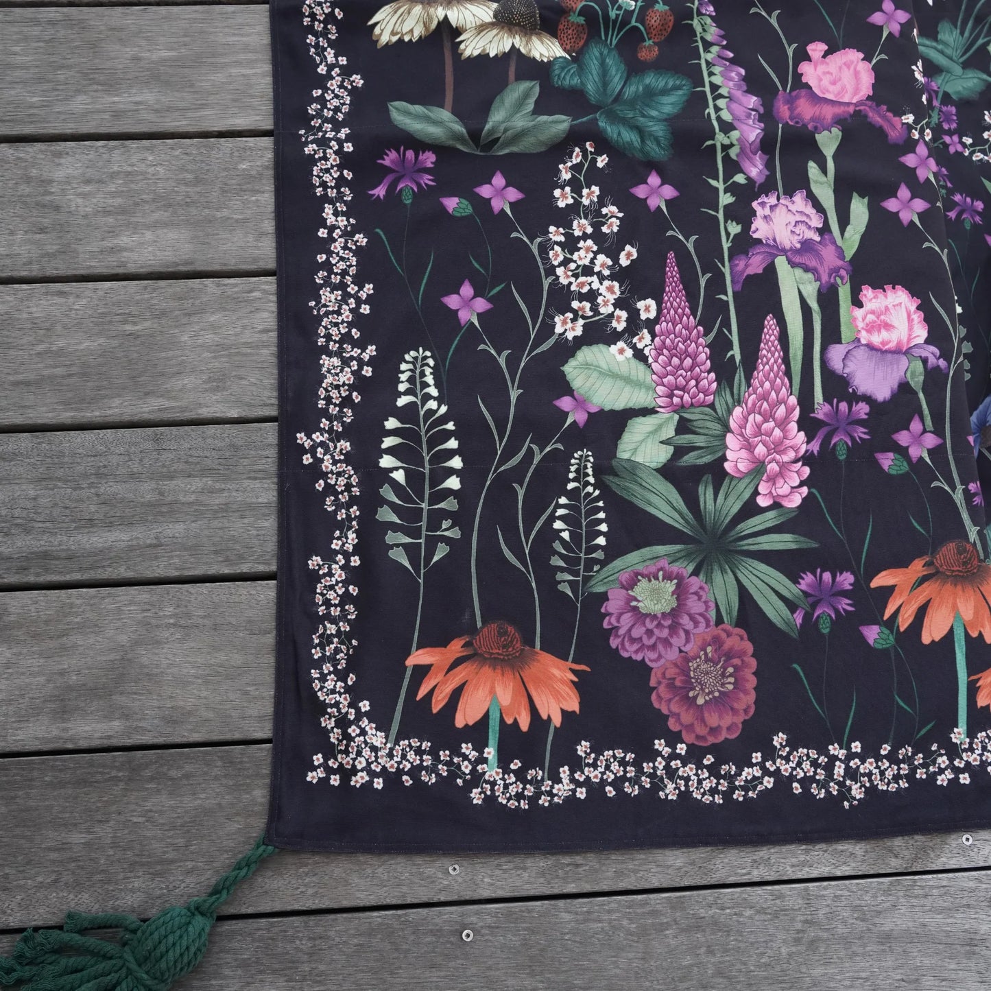 Flourish Picnic Rug - Clover
