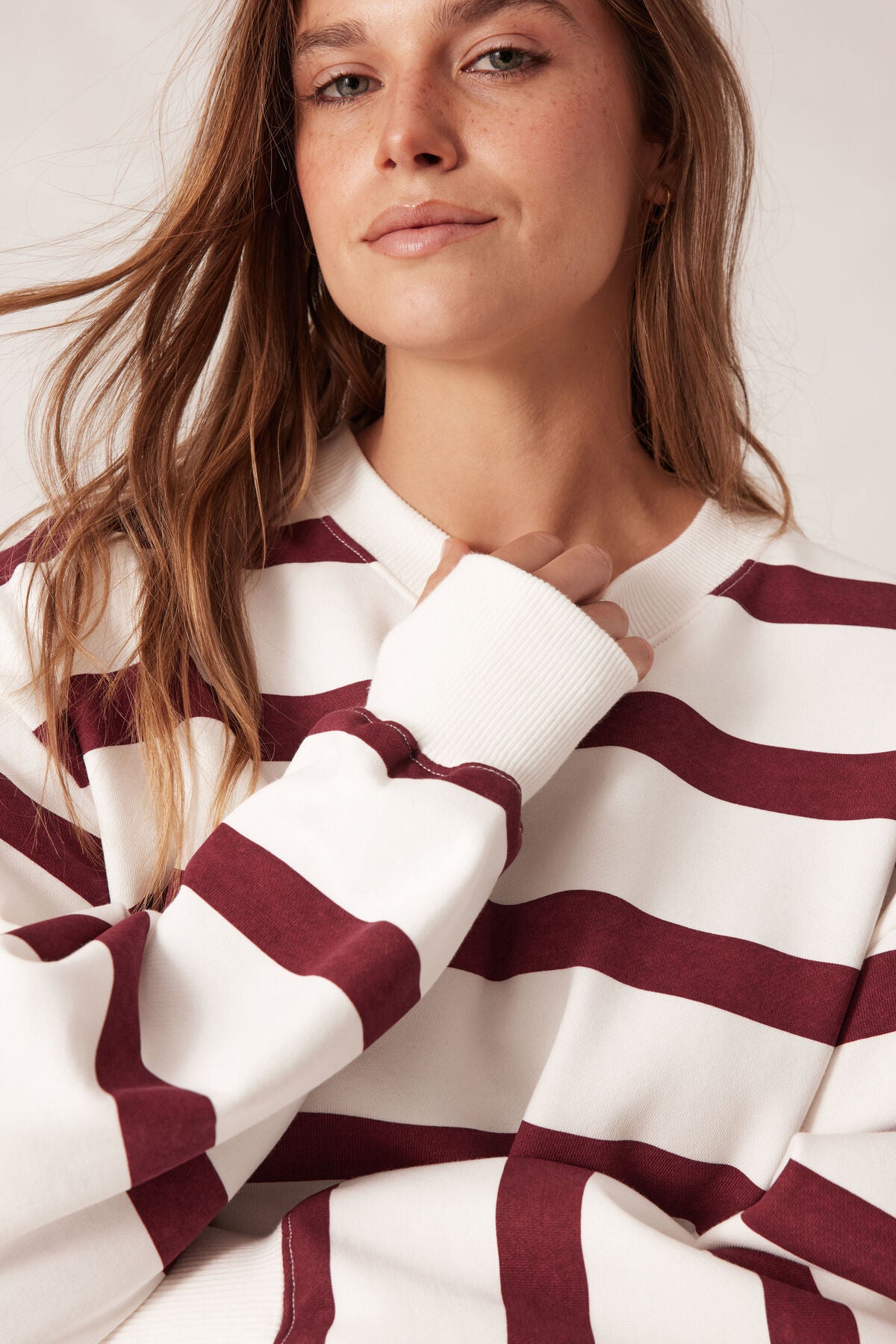 Cropped Slouchy Crew Burgundy Stripe
