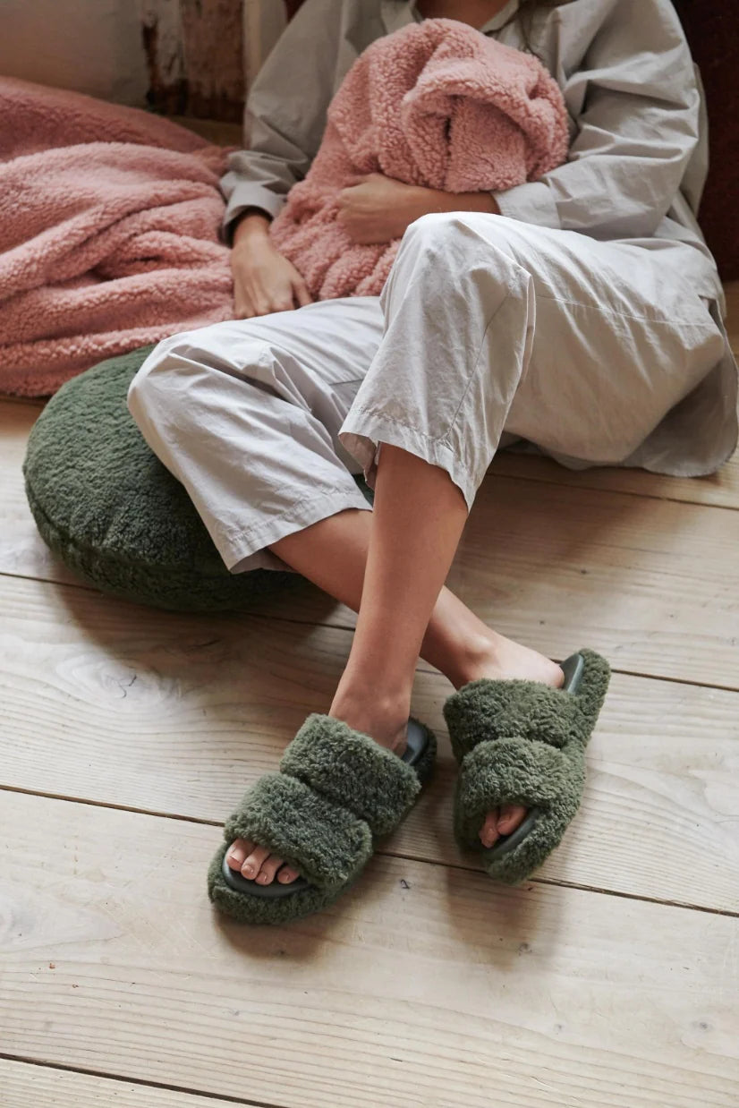 Willow Faux Fur Slides