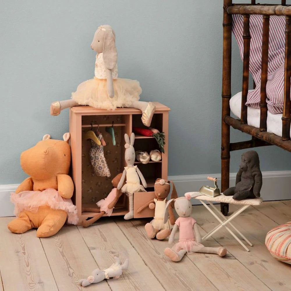 Wardrobe Large Dark Powder