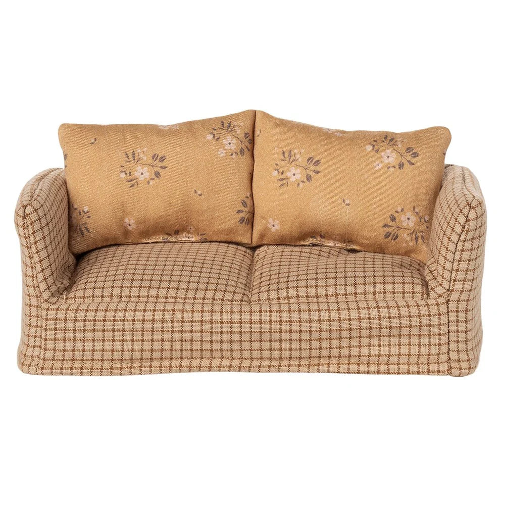 Couch Mouse Mable