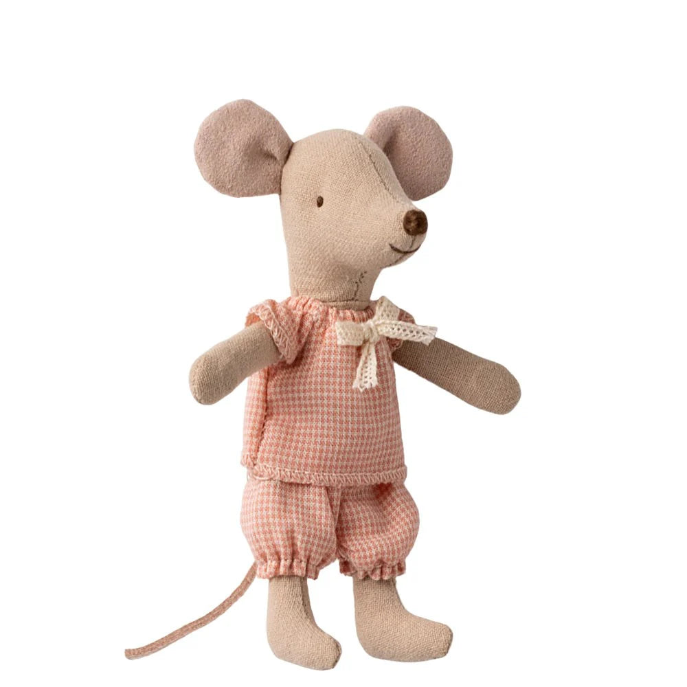 Little Sister Mouse in Matchbox 25