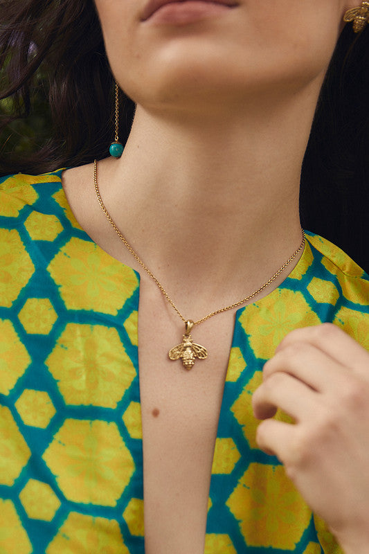 Bee Pendant Necklace Gold