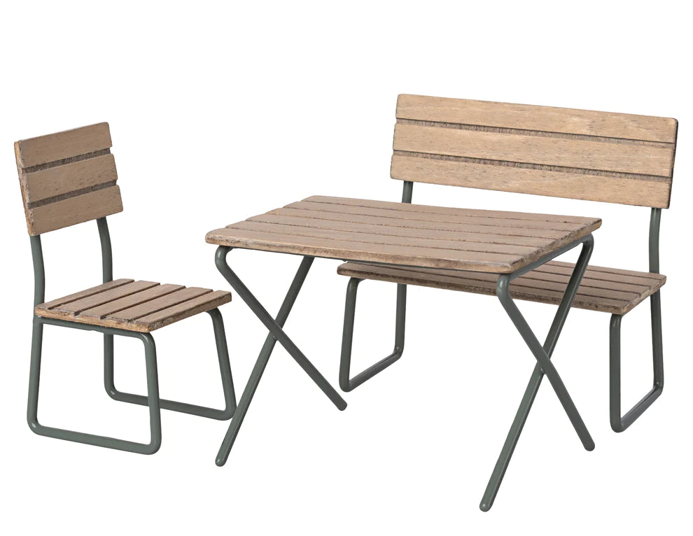 Garden Table Set Mouse