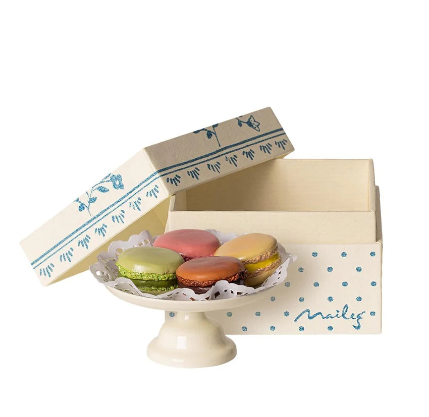 Macarons et Chocolat Chaud
