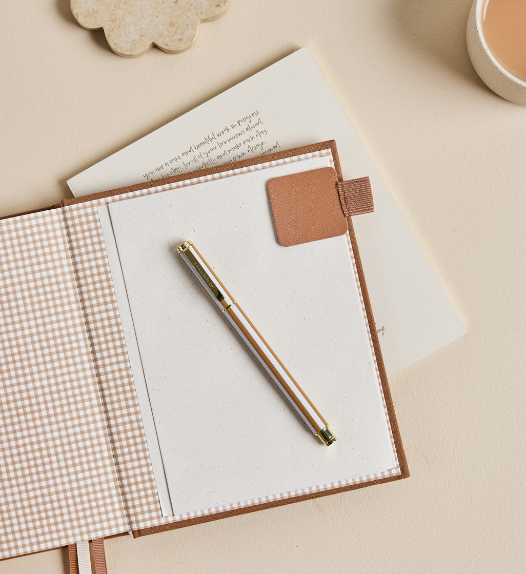 2024 Signature Horizontal Weekly Planner Biscotti
