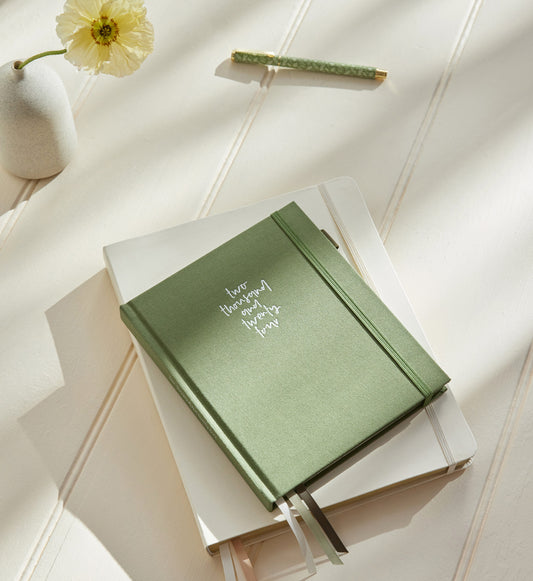 2024 Signature Horizontal Weekly Planner Oregano