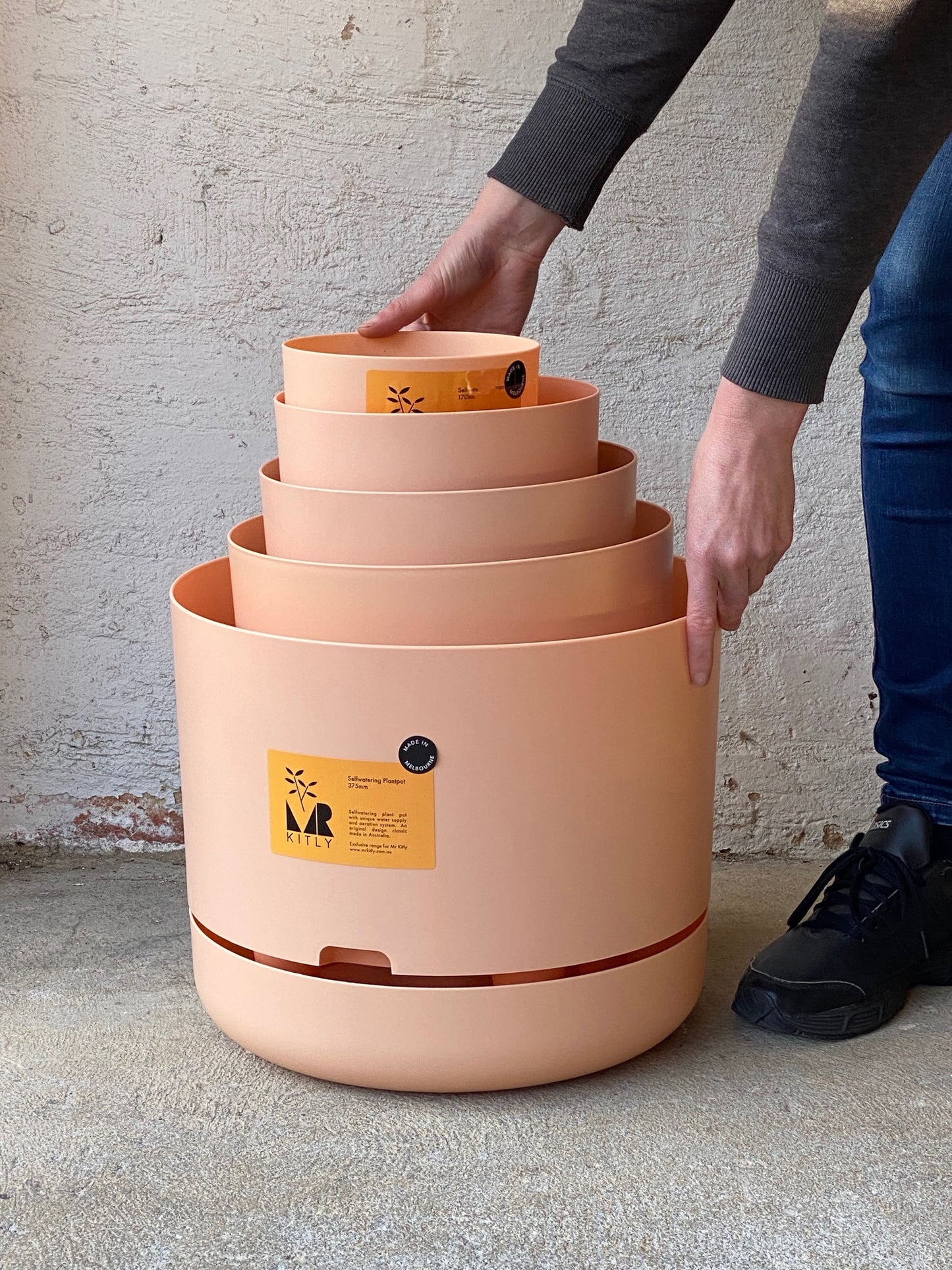 Self Watering Pot Pale Apricot