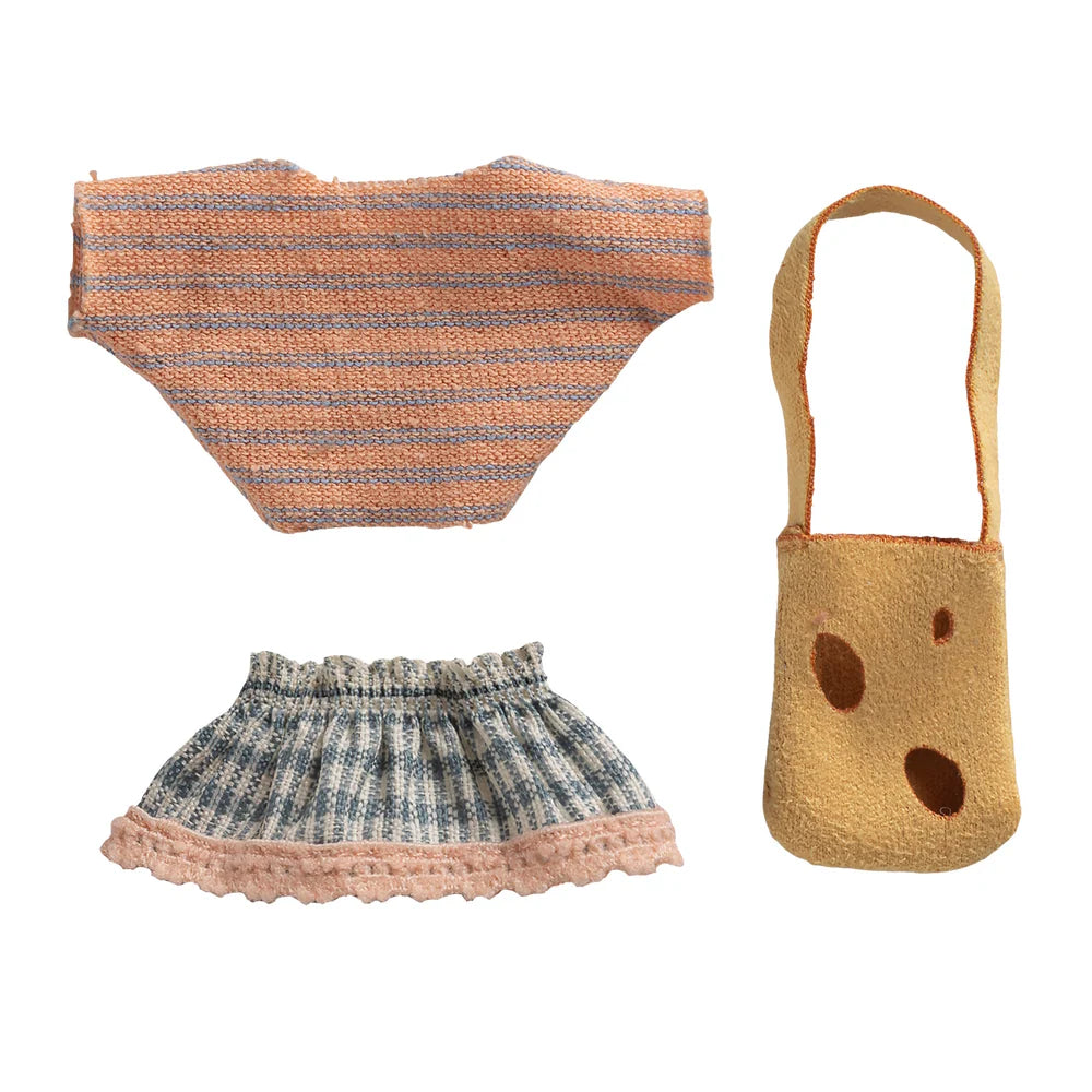 Clothes and Bag Little Sister Mouse