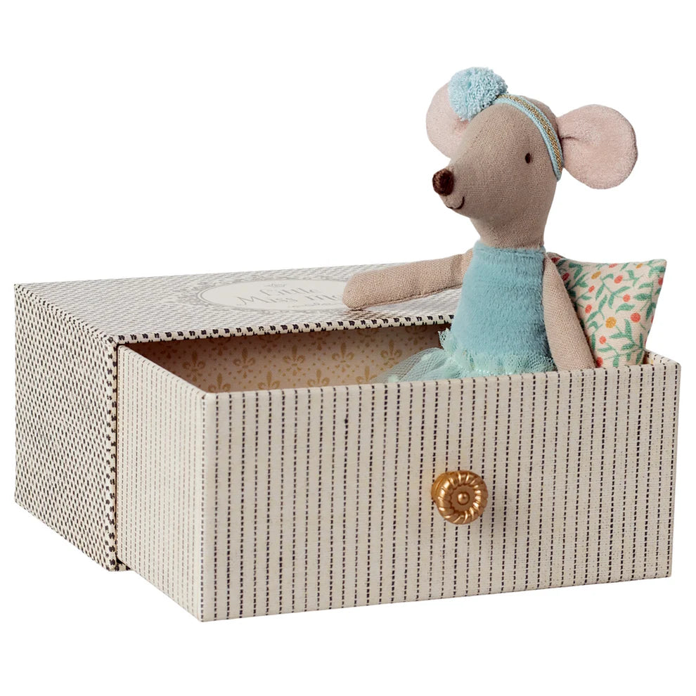 Dance Mouse in Day bed Little Sister