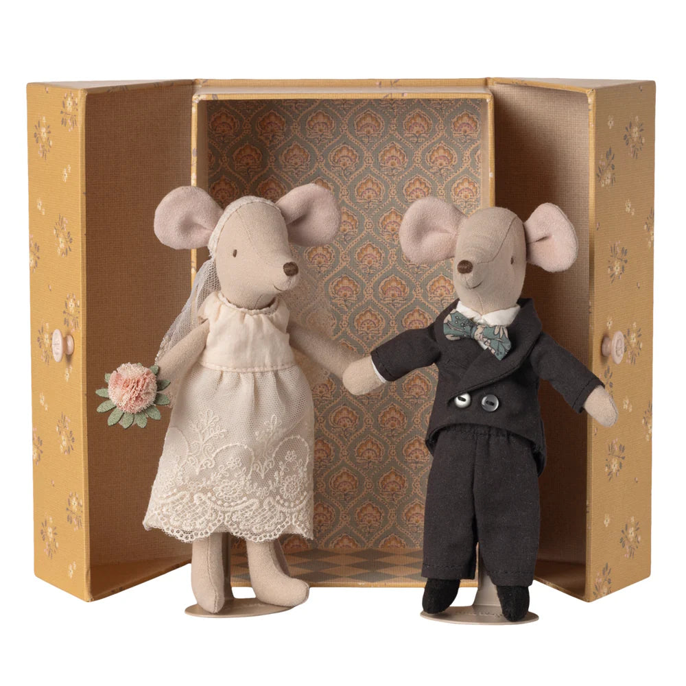 Wedding Mice Couple in Box Mum + Dad