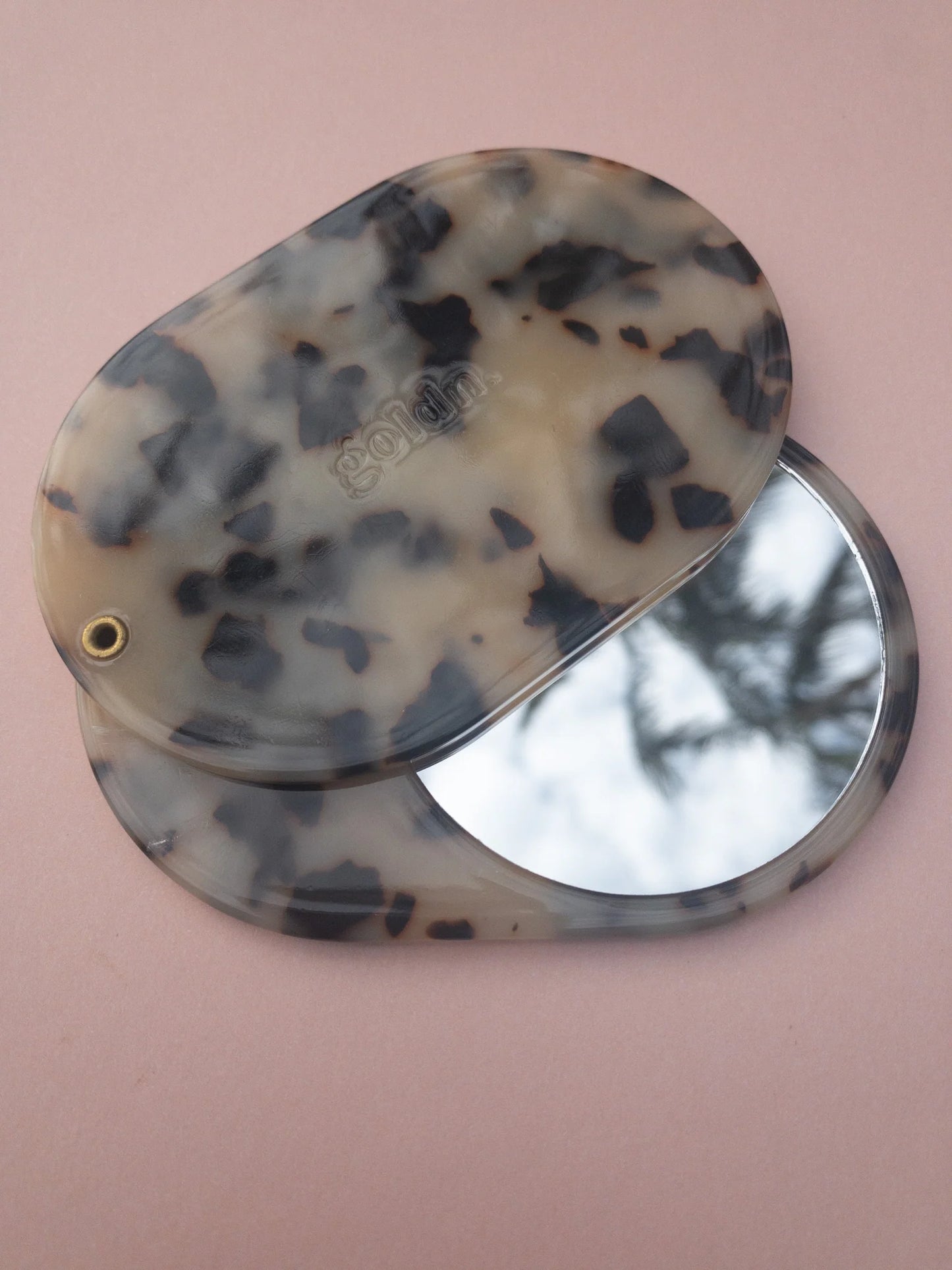 Compact Mirror