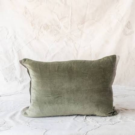 Medicis Cushion ~ Mousse