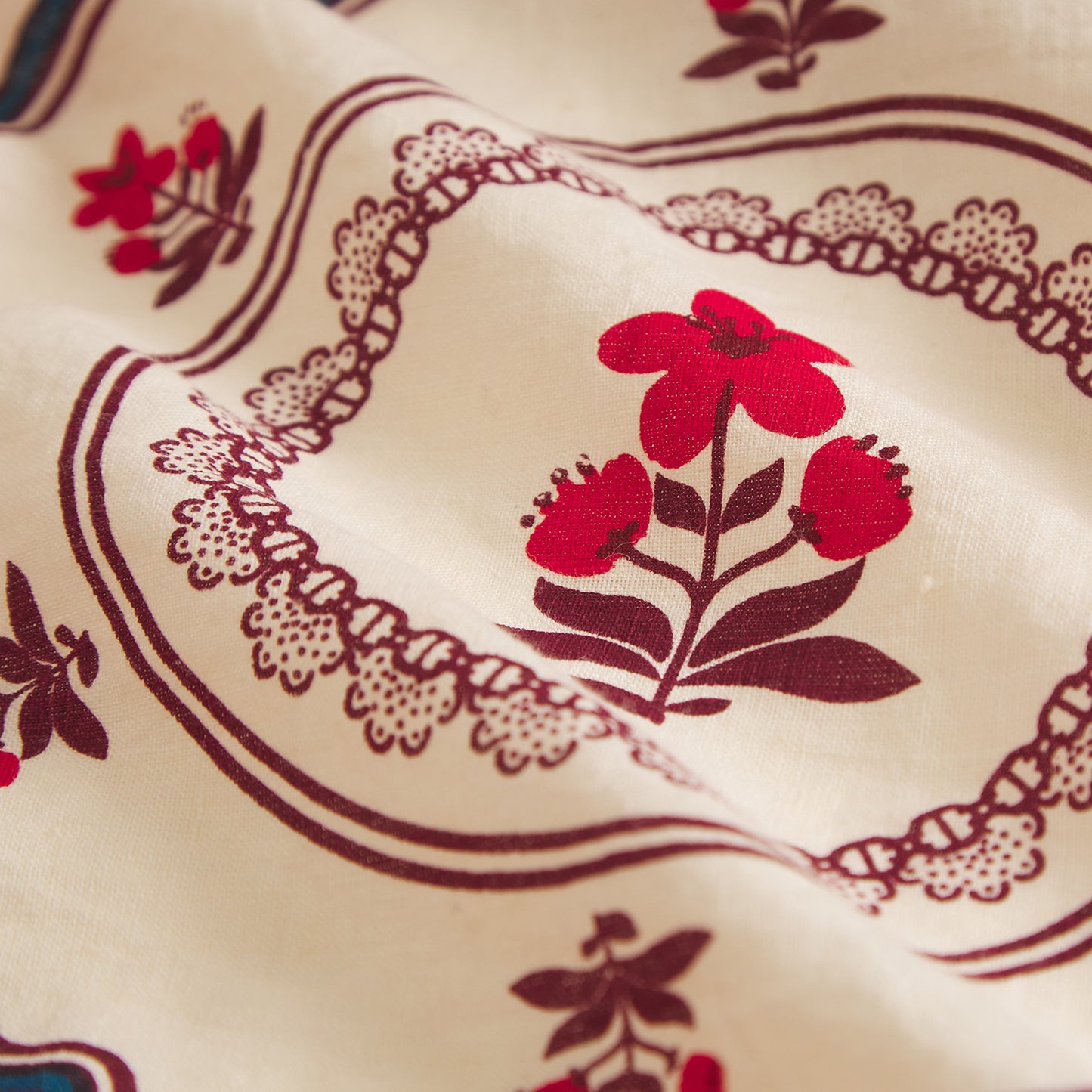 Remi Table Cloth 240 x 160