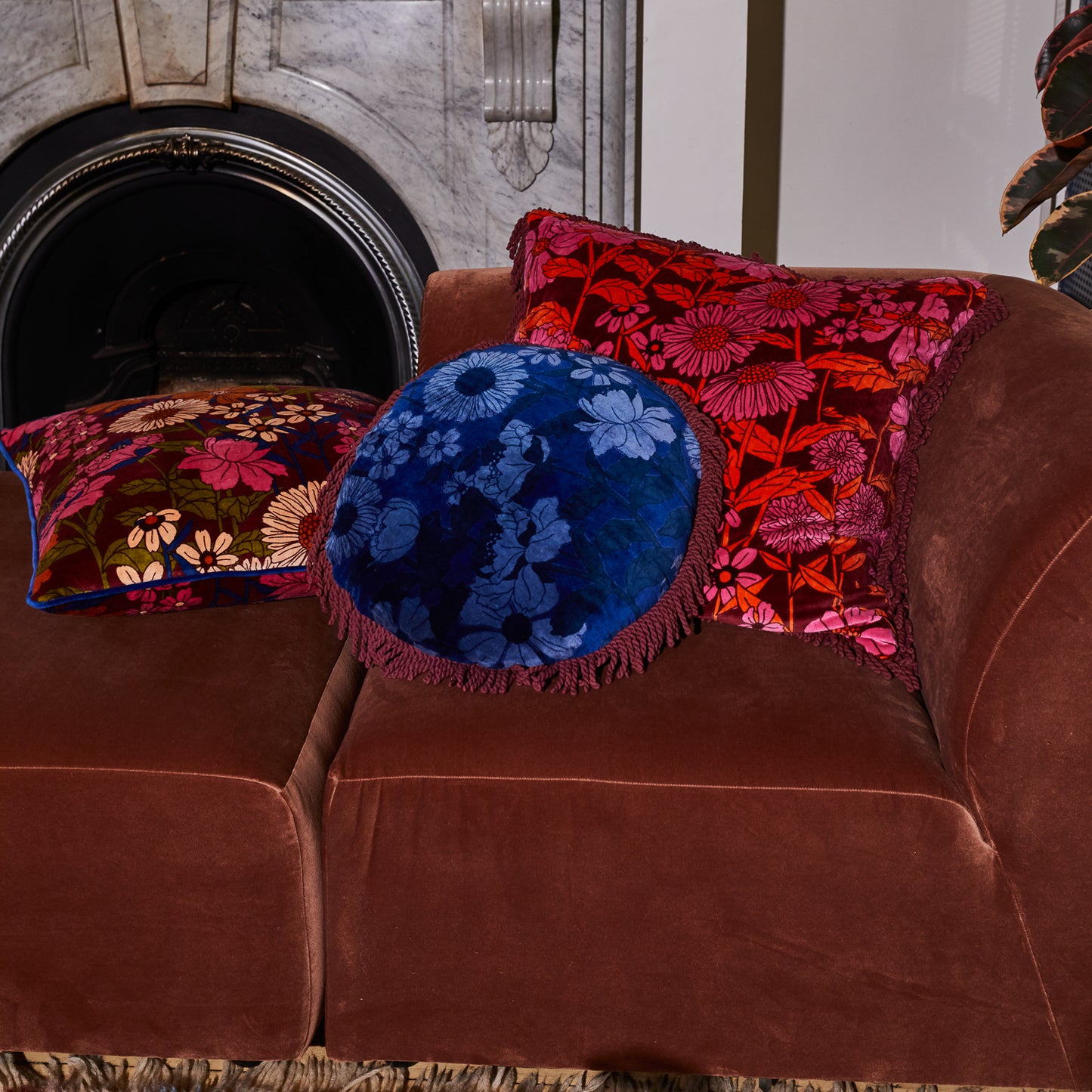 Bernanda Velvet Round Cushion Lapis