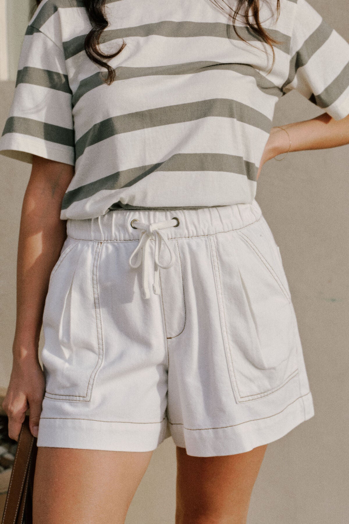 Relaxed Everyday Short Ecru Twill