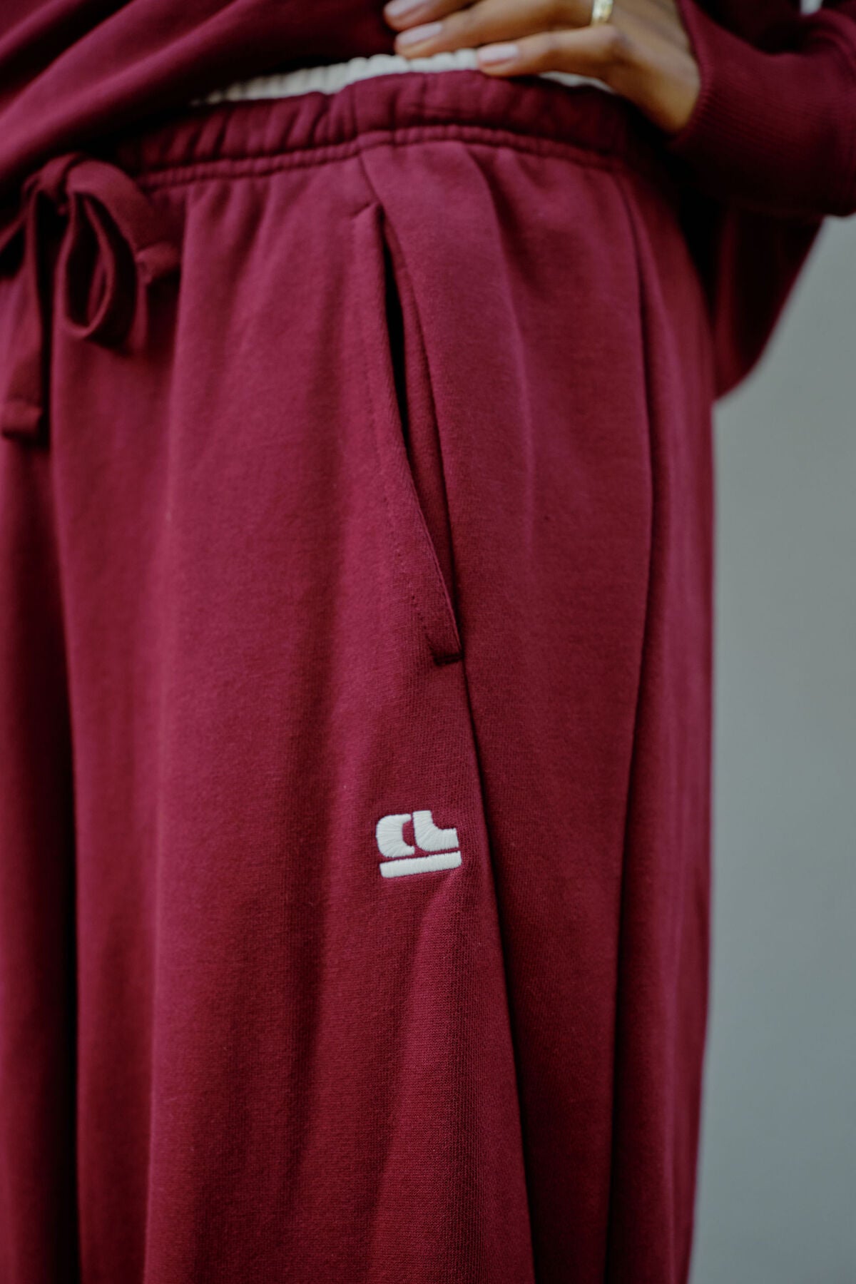 Bowie Barrel Leg Trackpant ~ Burgundy