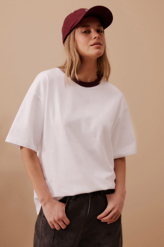 Ringer Tee White Raisin