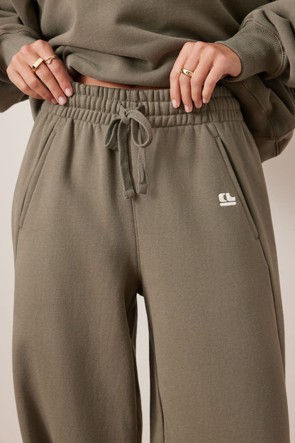 Elise Barrel Trackpant ~ Olive