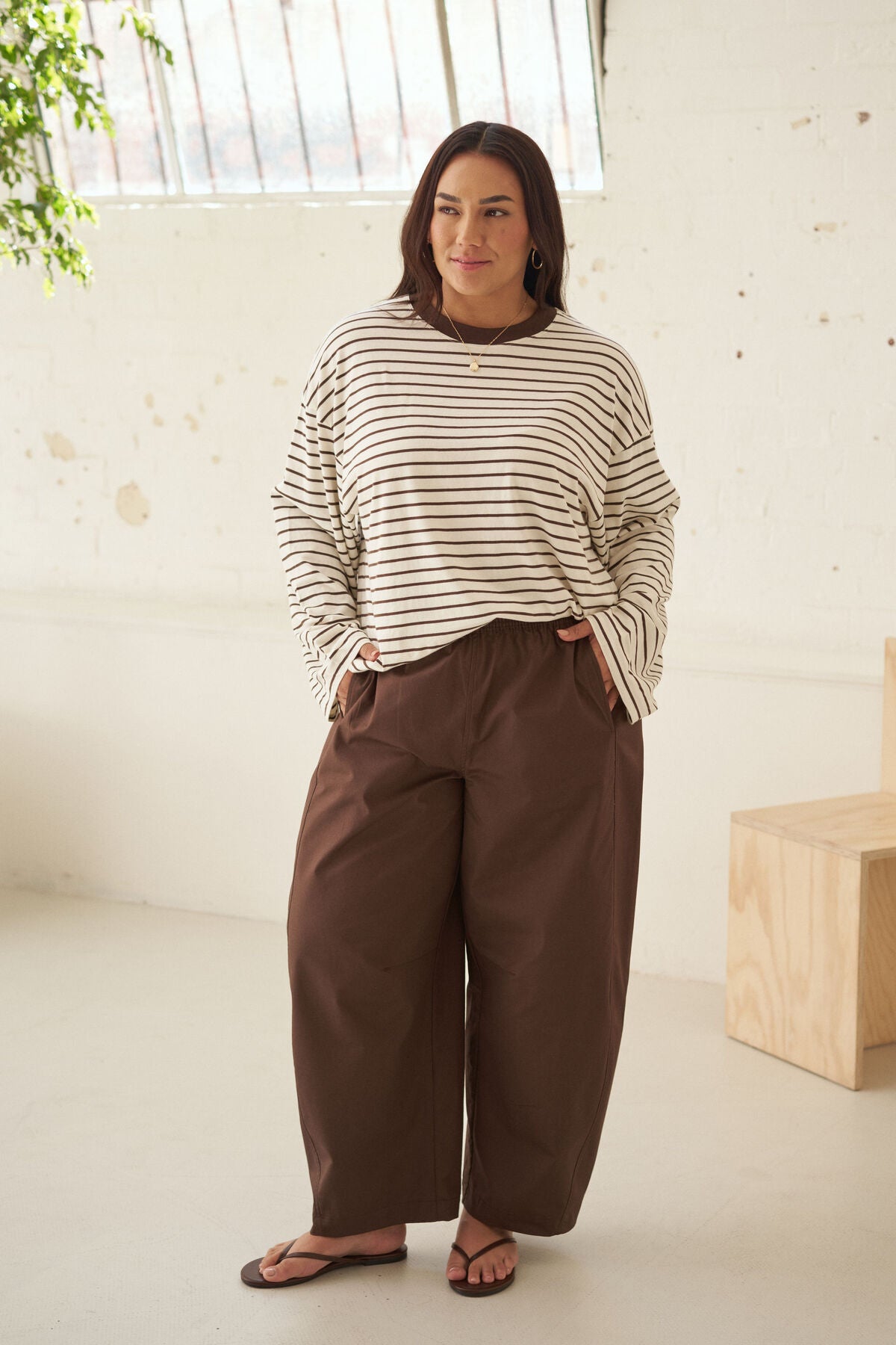 Bella Barrel Pant Brunette