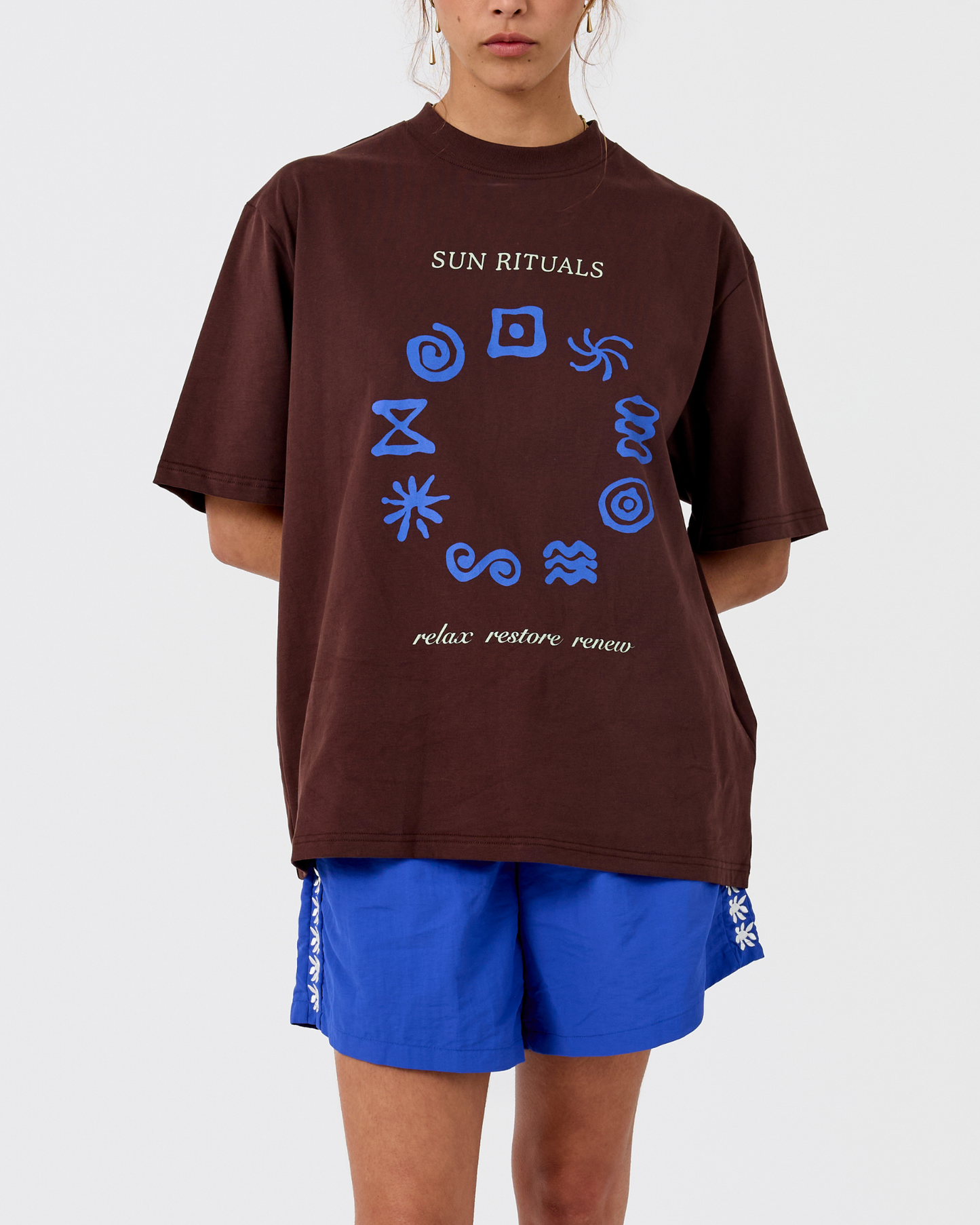 Rounded Ritu Tee ~ Carafe