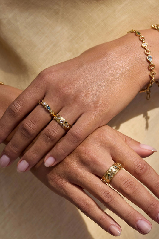 Piper Cluster Gold Ring ~ 6/S