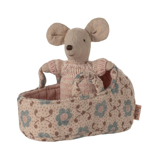 Baby Mouse in Carry Cot Rose