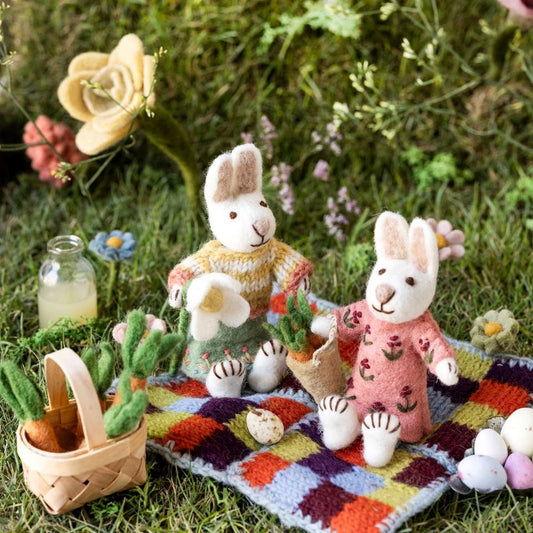 Bunny Small White Girl Carrot Basket