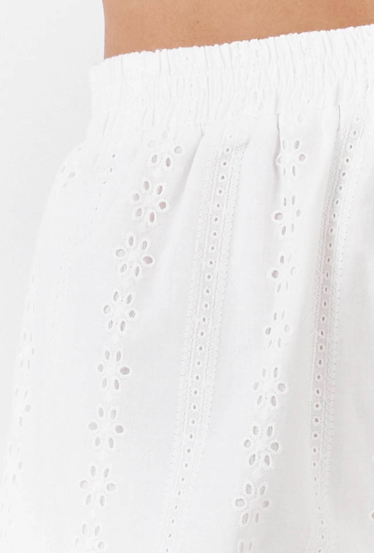 Lennox Shorts White Eyelet