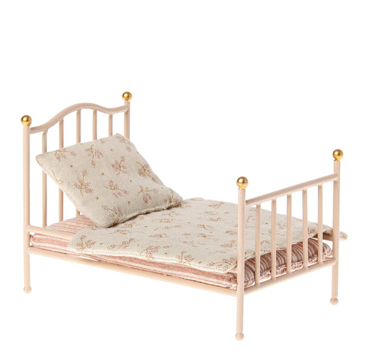 Mouse Vintage Bed Rose