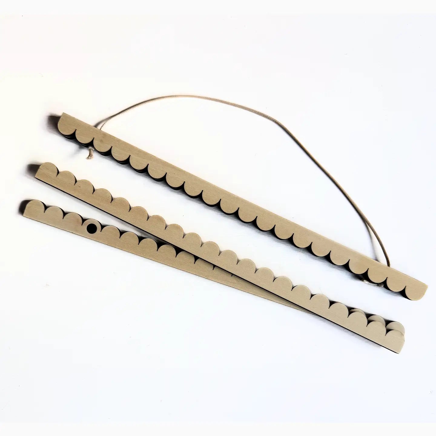 Scalloped Magnetic Art Frame