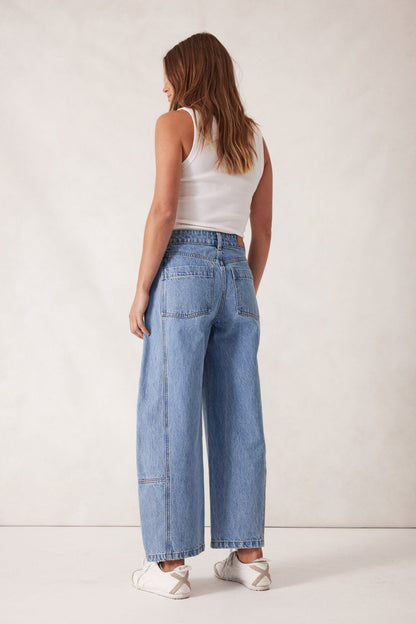 Tapered Barrel Leg Jean Vintage Blue
