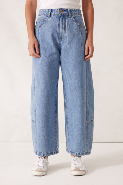 Tapered Barrel Leg Jean Vintage Blue