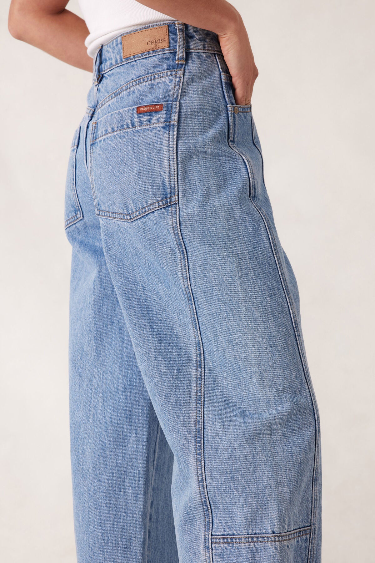 Tapered Barrel Leg Jean Vintage Blue