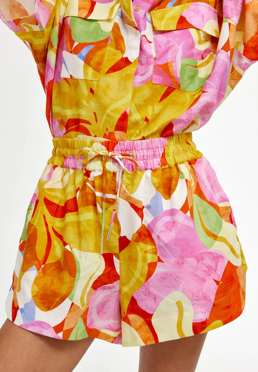 Juniper Short Capri Abstract