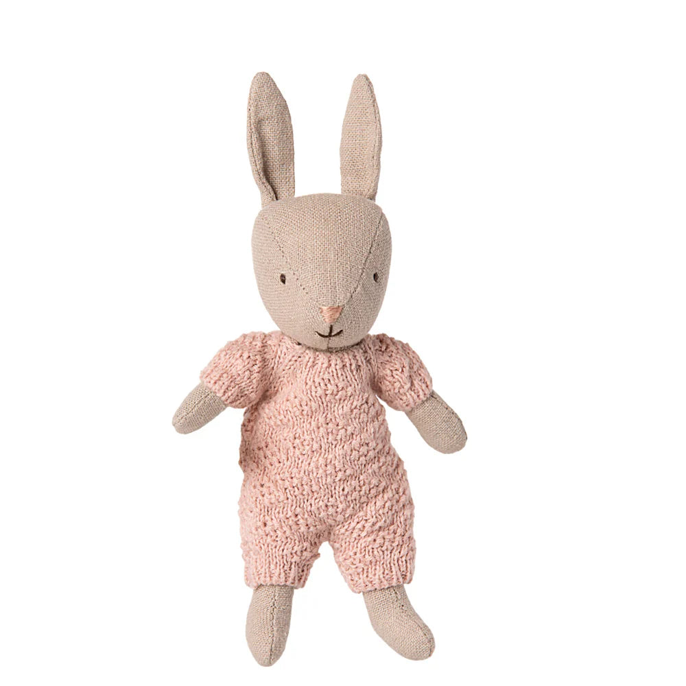 Rabbit Micro Sand Rose Knitted Suit