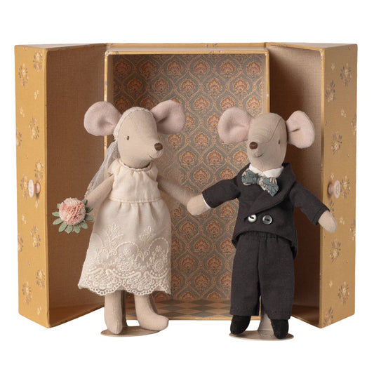 Wedding Mice Couple in Box Mum + Dad