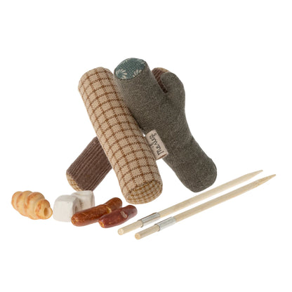 Bonfire Set for Hiker Mouse