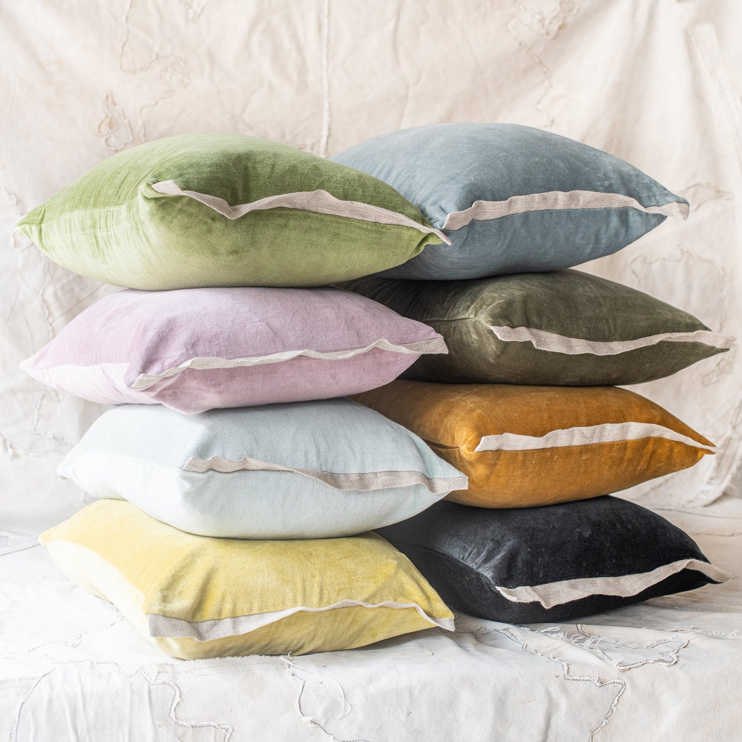 Medicis Cushion ~ Lichen