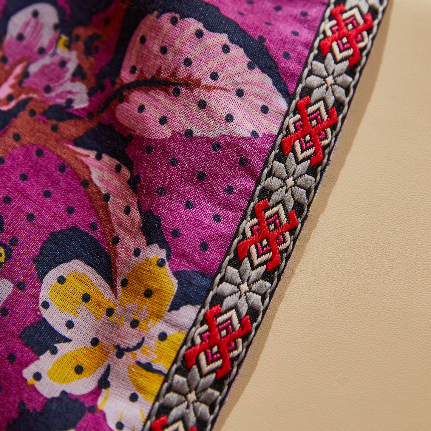 Heidi Table Cloth 160 x 240