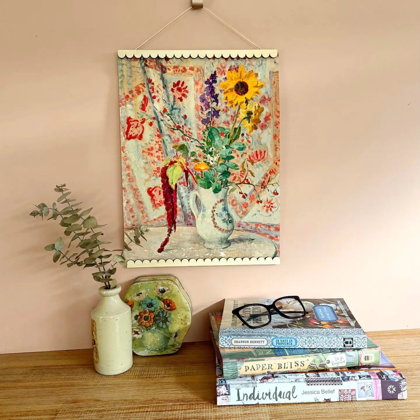 Scalloped Magnetic Art Frame