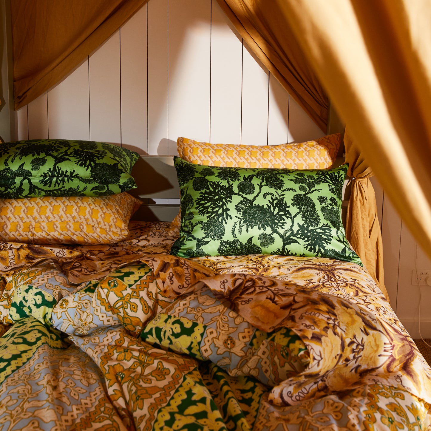 Delphine Silk Pillowcase - Key Lime
